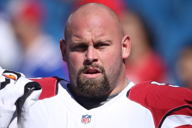 ORCHARD PARK, NY - SEPTEMBER 25: A.Q. Shipley #53 of the Arizona Cardinals warms up before the start of NFL game action against the Buffalo Bills at New Era Field on September 25, 2016 in Orchard Park, New York. (Photo by Tom Szczerbowski/Getty Images)