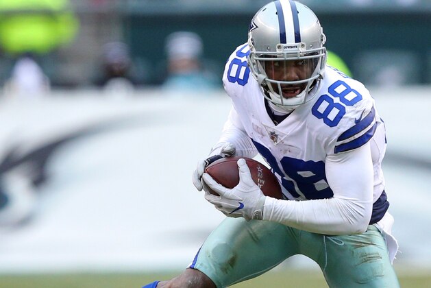 FILE - In this Dec. 31, 2017, file photo, Dallas Cowboys wide receiver Dez Bryant (88) carries the ball against the Philadelphia Eagles during an NFL game at Lincoln Financial Field in Philadelphia. A person familiar with the negotiations says free agent wide receiver Dez Bryant concluded his visit with the Browns without agreeing to a contract. The former Dallas star wide receiver and his agent met with Cleveland officials for the second straight day, but the sides parted before a deal could be worked out, said the person who spoke Friday, Aug. 17, 2018, to The Associated Press on condition of anonymity because of the sensitivity of the talks. (AP Photo/Brad Penner, File)