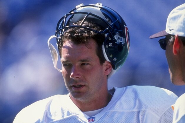 13 Sep 1998:  Quarterback Erik Kramer #12 of the Chicago Bears looks on during the game against the Pittsburgh Steelers at the Three Rivers Stadium in Pittsburgh, Pennsylvania. The Steelers defeated the Bears 12-7. Mandatory Credit: Rick Stewart  /Allspor