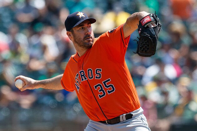 OAKLAND, CA - AUGUST 19:  Justin Verlander #35 of the Houston Astros pitches against the Oakland Athletics during the first inning at the Oakland Coliseum on August 19, 2018 in Oakland, California. The Houston Astros defeated the Oakland Athletics 9-4. (Photo by Jason O. Watson/Getty Images)