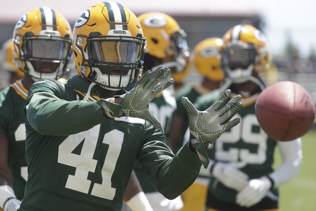 Green Bay Packers' Lenzy Pipkins catches a ball during a practice session at their NFL minicamp Wednesday, June 13, 2018, in Green Bay, Wis. (AP Photo/Morry Gash)