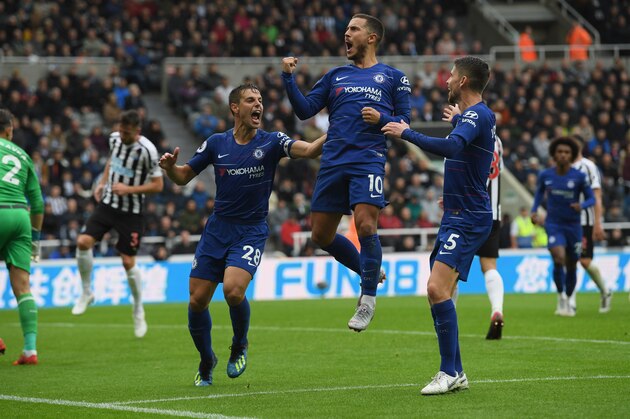 NEWCASTLE UPON TYNE, ENGLAND - AUGUST 26:  Chelsea player Eden Hazard (c) ceebrates after scoring the first chelsea goal during the Premier League match between Newcastle United and Chelsea FC at St. James Park on August 26, 2018 in Newcastle upon Tyne, United Kingdom.  (Photo by Stu Forster/Getty Images)