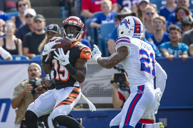ORCHARD PARK, NY - AUGUST 26:  John Ross #15 of the Cincinnati Bengals makes a touchdown reception on the Bengals' first offensive play against the Buffalo Bills at New Era Field on August 26, 2018 in Orchard Park, New York.  (Photo by Brett Carlsen/Getty Images)