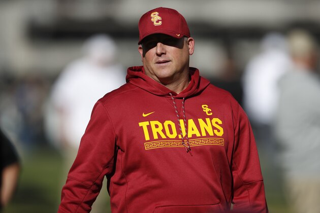 USC Trojans head coach Clay Helton in the first half of an NCAA college football game Saturday, Nov. 11, 2017, in Boulder, Colo. (AP Photo/David Zalubowski)