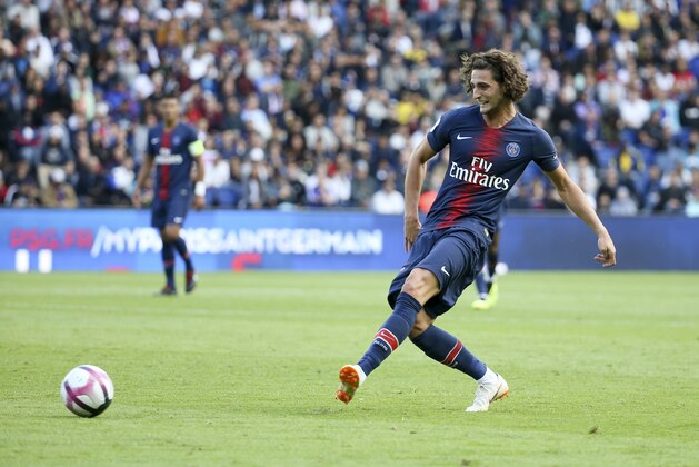 PARIS, FRANCE - AUGUST 25: Adrien Rabiot of PSG during the french Ligue 1 match between Paris Saint-Germain and SCO Angers at Parc des Princes stadium on August 25, 2018 in Paris, France. (Photo by Jean Catuffe/Getty Images)