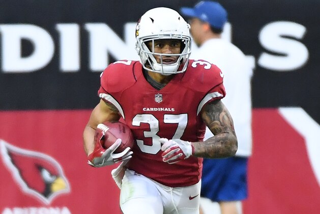GLENDALE, AZ - DECEMBER 10:  DJ Foster #37 of the Arizona Cardinals runs with the ball against the Tennessee Titans at University of Phoenix Stadium on December 10, 2017 in Glendale, Arizona.  (Photo by Norm Hall/Getty Images)