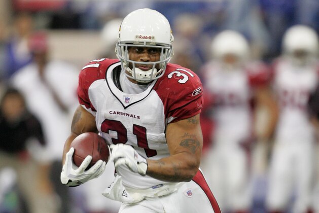 INDIANAPOLIS - JANUARY 01: Marcel Shipp #31 of the Arizona Cardinals carries the ball during the game against the Indianapolis Colts  at the RCA Dome on January 1,2006 in Indianapolis, Indiana. The 17-13 Colts win was the first game back for Dungy following the death of his son.  (Photo by Andy Lyons/Getty Images)