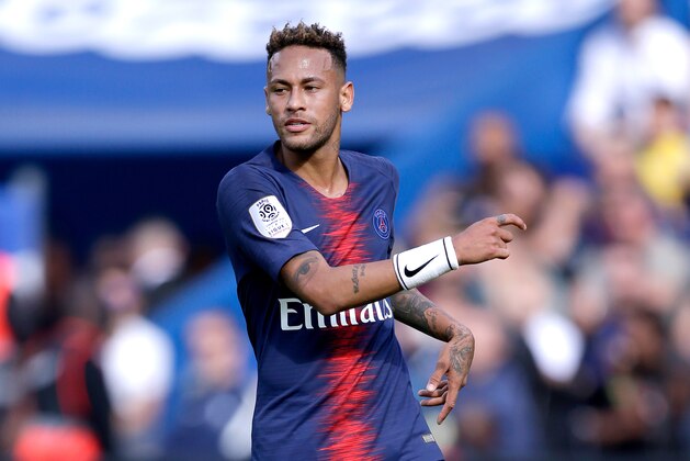 PARIS, FRANCE - AUGUST 25: Neymar Jr of Paris Saint Germain  during the French League 1  match between Paris Saint Germain v Angers at the Parc des Princes on August 25, 2018 in Paris France (Photo by Jeroen Meuwsen/Soccrates/Getty Images)