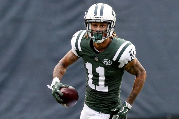 EAST RUTHERFORD, NJ - DECEMBER 24:  Robby Anderson #11 of the New York Jets runs with the ball in an NFL football game against the Los Angeles Chargers on December 24, 2017 at MetLife Stadium in East Rutherford, New Jersey. Chargers won 14-7. (Photo by Paul Bereswill/Getty Images)