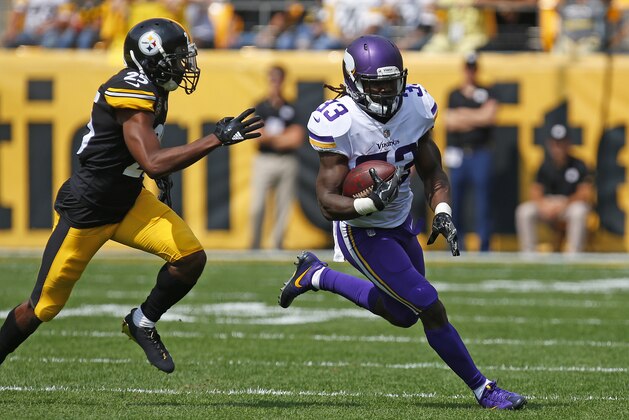 PITTSBURGH, PA - SEPTEMBER 17:  Dalvin Cook #33 of the Minnesota Vikings in action against the Pittsburgh Steelers on September 17, 2017 at Heinz Field in Pittsburgh, Pennsylvania.  (Photo by Justin K. Aller/Getty Images)