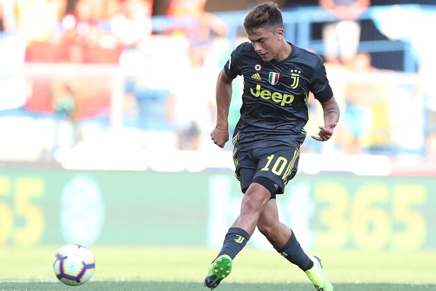 VERONA, ITALY - AUGUST 18:  Paulo Dybala of Juventus FC in action during the Serie A match between Chievo Verona and Juventus at Stadio Marc'Antonio Bentegodi on August 18, 2018 in Verona, Italy.  (Photo by Marco Luzzani/Getty Images)