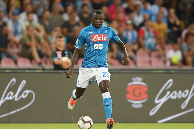 NAPLES, ITALY - AUGUST 25:  Kalidou Koulibaly of SSC Napoli in action during the serie A match between SSC Napoli and AC Milan at Stadio San Paolo on August 25, 2018 in Naples, Italy.  (Photo by Francesco Pecoraro/Getty Images)