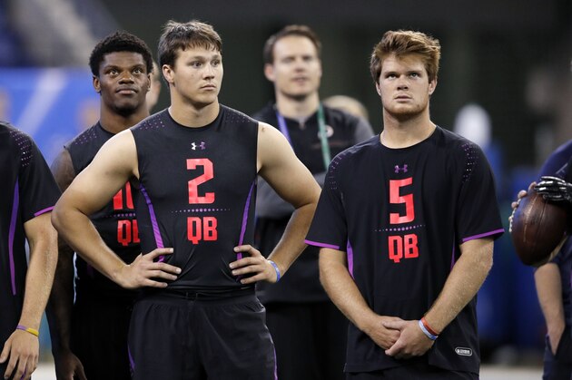 INDIANAPOLIS, IN - MARCH 03: USC quarterback Sam Darnold (right) and Wyoming quarterback Josh Allen look on during the NFL Combine at Lucas Oil Stadium on March 3, 2018 in Indianapolis, Indiana. (Photo by Joe Robbins/Getty Images)