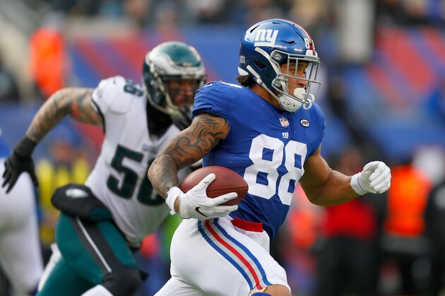 EAST RUTHERFORD, NJ - DECEMBER 17:  (NEW YORK DAILIES OUT)   Evan Engram #88 of the New York Giants in action against the Philadelphia Eagles on December 17, 2017 at MetLife Stadium in East Rutherford, New Jersey. The Eagles defeated the Giants 34-29.  (Photo by Jim McIsaac/Getty Images)