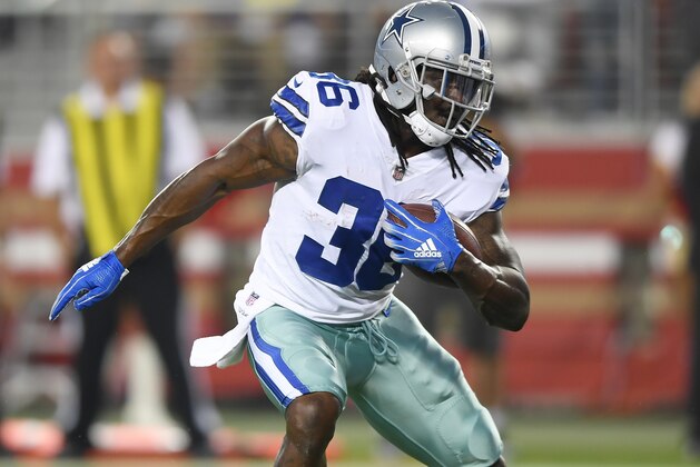 SANTA CLARA, CA - AUGUST 09:  Bo Scarbrough #36 of the Dallas Cowboys carries the ball against the San Francisco 49ers in the second quarter of their NFL preseason football game at Levi's Stadium on August 9, 2018 in Santa Clara, California.  (Photo by Thearon W. Henderson/Getty Images)