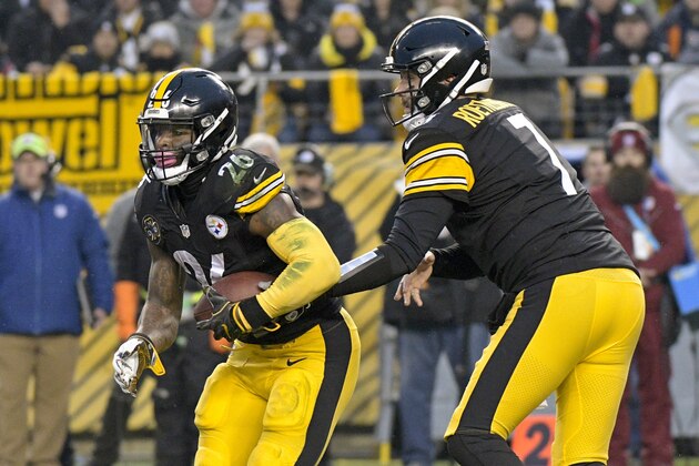 Pittsburgh Steelers running back Le'Veon Bell (26) takes a handoff from quarterback Ben Roethlisberger (7) against the New England Patriots during the first half of an NFL football game in Pittsburgh, Sunday, Dec. 17, 2017. (AP Photo/Don Wright)