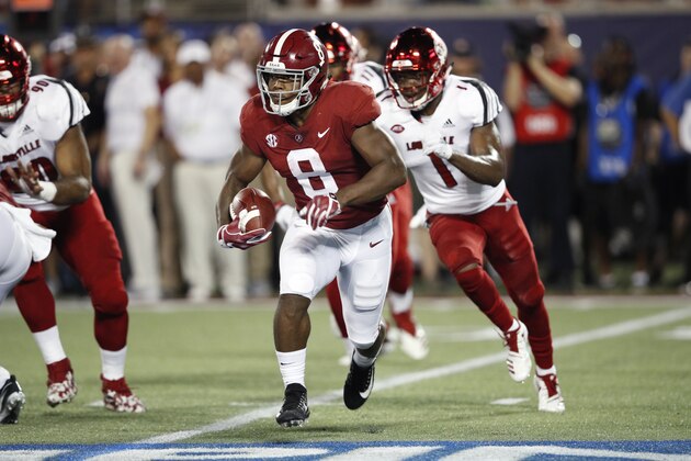 ORLANDO, FL - SEPTEMBER 01: Josh Jacobs #8 of the Alabama Crimson Tide runs with the ball during a game against the Louisville Cardinals at Camping World Stadium on September 1, 2018 in Orlando, Florida. Alabama won 51-14. (Photo by Joe Robbins/Getty Images)