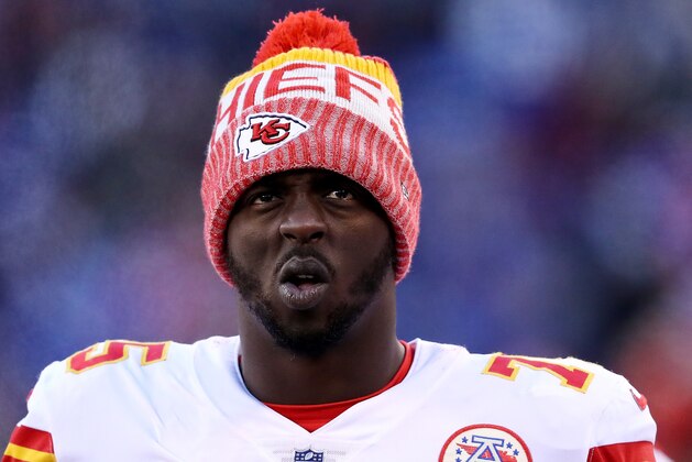 EAST RUTHERFORD, NJ - NOVEMBER 19:  Cameron Erving #75 of the Kansas City Chiefs looks on from the sideline in the fourth quarter against the New York Giants on November 19, 2017 at MetLife Stadium in East Rutherford, New Jersey.  (Photo by Elsa/Getty Images)