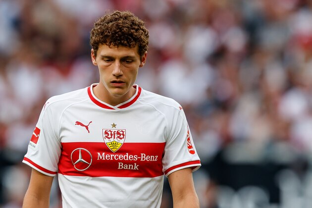 STUTTGART, GERMANY - SEPTEMBER 01: Benjamin Pavard of Stuttgart  looks on  during the Bundesliga match between VfB Stuttgart and FC Bayern Muenchen at Mercedes-Benz Arena on September 1, 2018 in Stuttgart, Germany. (Photo by TF-Images/Getty Images)