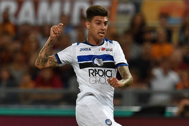 ROME, ITALY - AUGUST 27:  Emiliano Rigoni of Atalanta BC celebrates after scoring goal 1-3 during the Serie A match between AS Roma and Atalanta BC at Stadio Olimpico on August 27, 2018 in Rome, Italy.  (Photo by Giuseppe Bellini/Getty Images)