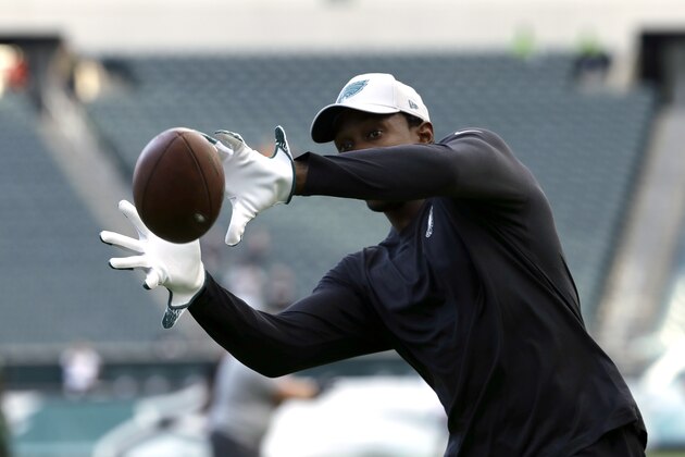 Philadelphia Eagles' Alshon Jeffery warms up before a preseason NFL football game against the New York Jets, Thursday, Aug. 30, 2018, in Philadelphia. (AP Photo/Michael Perez)