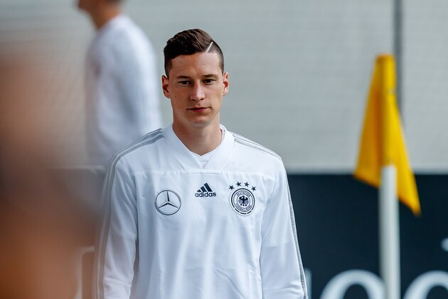 MUNICH, GERMANY - SEPTEMBER 03: Julian Draxler of Germany looks on during a team Germany training session at Bayern Muenchen Campus on September 3, 2018 in Munich, Germany. (Photo by TF-Images/TF-Images via Getty Images)