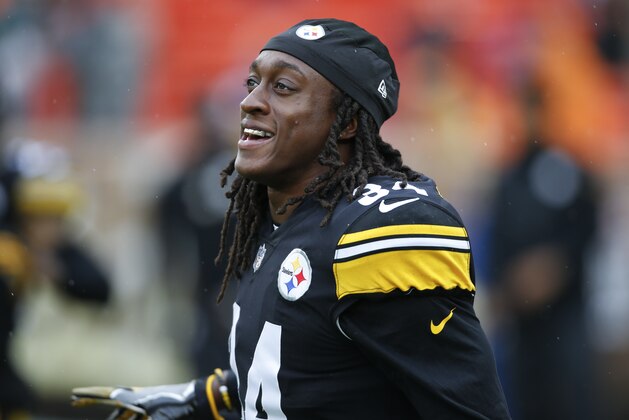 Pittsburgh Steelers defensive back Terrell Edmunds warms up before an NFL football game between the Cleveland Browns and the Pittsburgh Steelers, Sunday, Sept. 9, 2018, in Cleveland. (AP Photo/Ron Schwane)
