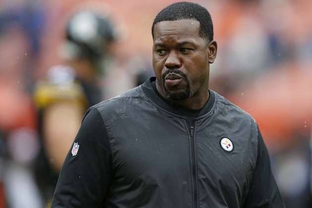 Pittsburgh Steelers assistant coach Joey Porter watches before an NFL football game between the Cleveland Browns and the Pittsburgh Steelers, Sunday, Sept. 9, 2018, in Cleveland. (AP Photo/Ron Schwane)