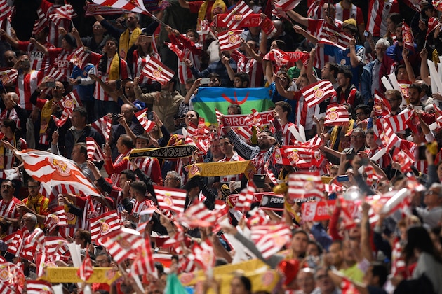 Girona's football fans hold scarves before the Spanish league football match Girona FC vs FC Barcelona at the Montilivi stadium in Girona on September 23, 2017.
Spain's Prime Minister Mariano Rajoy asked Catalan separatist leaders today to own up they can't hold an outlawed independence referendum after a crackdown dealt them a serious blow this week. / AFP PHOTO / Josep LAGO        (Photo credit should read JOSEP LAGO/AFP/Getty Images)