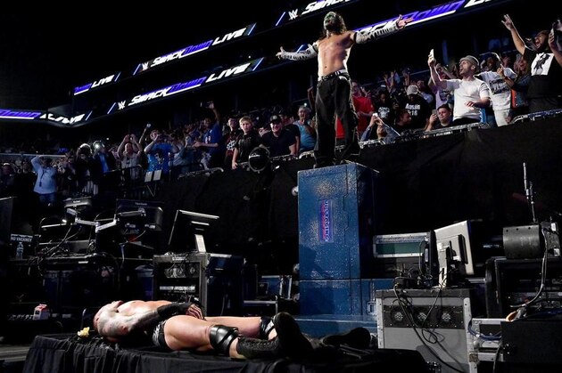 Jeff Hardy aims to exact revenge on Randy Orton inside Hell in a Cell.