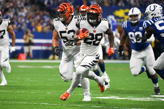 INDIANAPOLIS, IN - SEPTEMBER 09: Joe Mixon #28 of the Cincinnati Bengals runs the ball at the game against the Indianapolis Colts at Lucas Oil Stadium on September 9, 2018 in Indianapolis, Indiana. (Photo by Bobby Ellis/Getty Images)