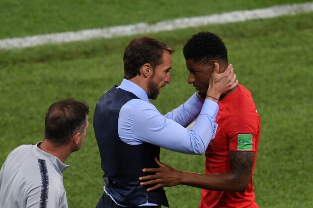 MOSCOW, RUSSIA - JULY 03:  Gareth Southgate, Manager of England istructs Marcus Rashford of England during the 2018 FIFA World Cup Russia Round of 16 match between Colombia and England at Spartak Stadium on July 3, 2018 in Moscow, Russia.  (Photo by Laurence Griffiths/Getty Images)
