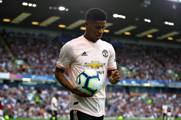 BURNLEY, ENGLAND - SEPTEMBER 02: Marcus Rashford of Manchester United prepares to take a corner during the Premier League match between Burnley FC and Manchester United at Turf Moor on September 2, 2018 in Burnley, United Kingdom.  (Photo by Chris Brunskill/Fantasista/Getty Images)