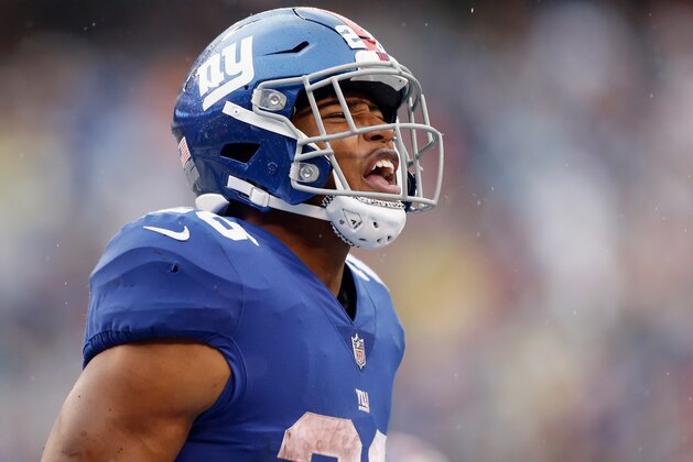 EAST RUTHERFORD, NJ - SEPTEMBER 09:  (NEW YORK DAILIES OUT)   Saquon Barkley #26 of the New York Giants in action against the Jacksonville Jaguars on September 9, 2018 at MetLife Stadium in East Rutherford, New Jersey. The Jaguars defeated the Giants 20-15.  (Photo by Jim McIsaac/Getty Images)
