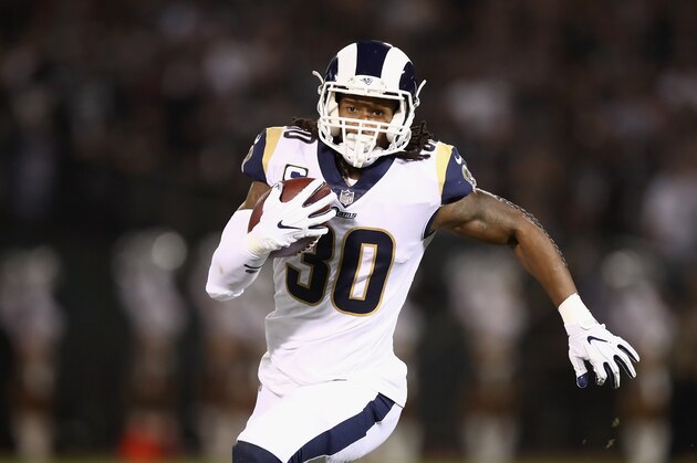 OAKLAND, CA - SEPTEMBER 10:  Todd Gurley #30 of the Los Angeles Rams runs with the ball against the Oakland Raiders at Oakland-Alameda County Coliseum on September 10, 2018 in Oakland, California.  (Photo by Ezra Shaw/Getty Images)