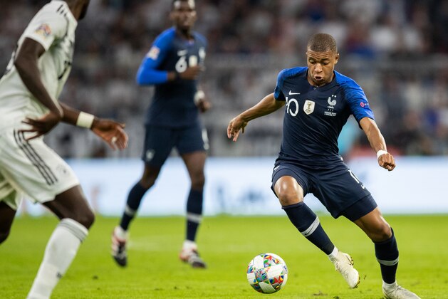MUNICH, GERMANY - SEPTEMBER 06: Kylian Mbappe of France runs with the ball during the UEFA Nations League group A match between Germany and France at Allianz Arena on September 6, 2018 in Munich, Germany. (Photo by Boris Streubel/Getty Images)