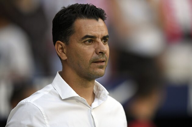 Rayo Vallecano's Spanish coach Michel looks on during the Spanish league football match between Club Atletico de Madrid and Rayo Vallecano at the Wanda Metropolitano stadium in Madrid on August 25, 2018. (Photo by GABRIEL BOUYS / AFP)        (Photo credit should read GABRIEL BOUYS/AFP/Getty Images)