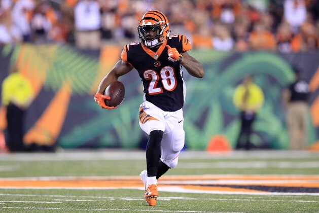 CINCINNATI, OH - SEPTEMBER 13:  Joe Mixon #28 of the Cincinnati Bengals runs with the ball in the game against the Baltimore Ravens at Paul Brown Stadium on September 13, 2018 in Cincinnati, Ohio.  (Photo by Andy Lyons/Getty Images)