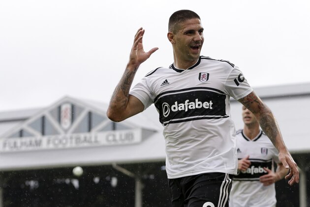 LONDON, ENGLAND - AUGUST 26:  Aleksandar Mitrovic of Fulham celebrates after scoring his team's second goal during the Premier League match between Fulham FC and Burnley FC at Craven Cottage on August 26, 2018 in London, United Kingdom.  (Photo by Henry Browne/Getty Images)