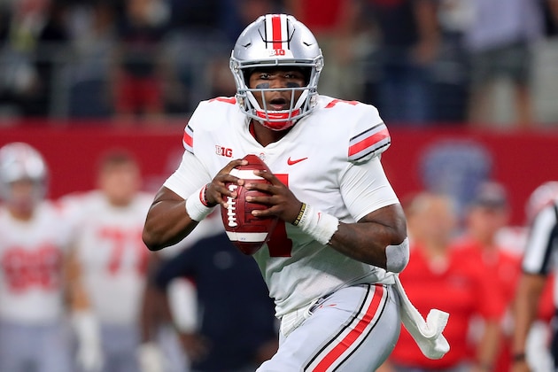 ARLINGTON, TX - SEPTEMBER 15:  Dwayne Haskins #7 of the Ohio State Buckeyes looks for an open receiver against the TCU Horned Frogs in the third quarter during The AdvoCare Showdown at AT&T Stadium on September 15, 2018 in Arlington, Texas.  (Photo by Tom Pennington/Getty Images)