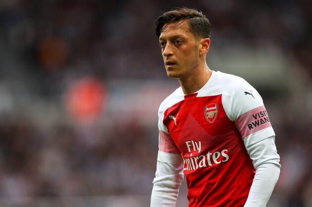 NEWCASTLE UPON TYNE, ENGLAND - SEPTEMBER 15:  Mesut Ozil of Arsenal during the Premier League match between Newcastle United and Arsenal FC at St. James Park on September 15, 2018 in Newcastle upon Tyne, United Kingdom. (Photo by Robbie Jay Barratt - AMA/Getty Images)