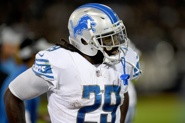 OAKLAND, CA - AUGUST 10:  LeGarrette Blount #29 of the Detroit Lions looks on from the sidelines against the Oakland Raiders during the second quarter of an NFL preseason football game at Oakland Alameda Coliseum on August 10, 2018 in Oakland, California.  (Photo by Thearon W. Henderson/Getty Images)