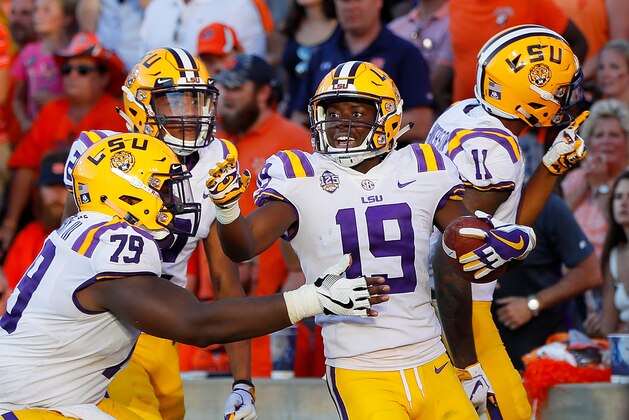 AUBURN, AL - SEPTEMBER 15:  Derrick Dillon #19 of the LSU Tigers reacts after taking a reception in for a touchdown against the Auburn Tigers at Jordan-Hare Stadium on September 15, 2018 in Auburn, Alabama.  (Photo by Kevin C. Cox/Getty Images)