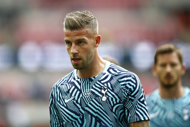 LONDON, ENGLAND - AUGUST 18:  Toby Alderweireld of Tottenham Hotspur looks on prior to the Premier League match between Tottenham Hotspur and Fulham FC at Wembley Stadium on August 18, 2018 in London, United Kingdom.  (Photo by Julian Finney/Getty Images)