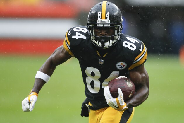 Pittsburgh Steelers wide receiver Antonio Brown plays against the Cleveland Browns during the first half of an NFL football game, Sunday, Sept. 9, 2018, in Cleveland. (AP Photo/Ron Schwane)