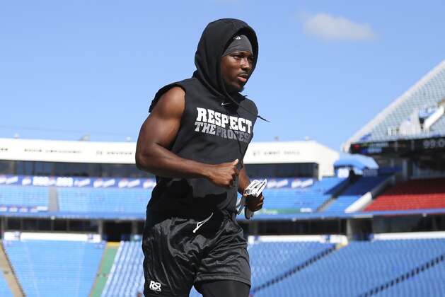Buffalo Bills running back LeSean McCoy (25) warms up prior to the game against the Los Angeles Chargers on Sunday, Sept. 16, 2018, in Orchard Park, N.Y. (AP Photo/Rich Barnes)