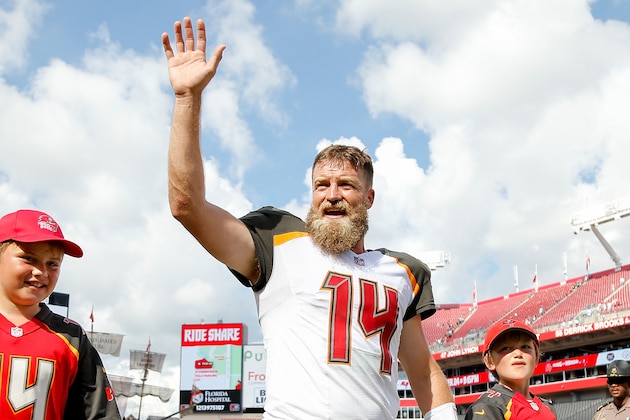 TAMPA, FL - SEPTEMBER 16:  Ryan Fitzpatrick #14 of the Tampa Bay Buccaneers waves to the crowd after they defeated the Philadelphia Eagles 27-21 at Raymond James Stadium on September 16, 2018 in Tampa, Florida.  (Photo by Michael Reaves/Getty Images)