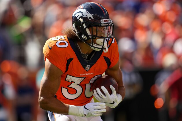DENVER, CO - SEPTEMBER 16:  Running back Phillip Lindsay #30 of the Denver Broncos carries the ball against the Oakland Raiders in the first quarter of a game at Broncos Stadium at Mile High on September 16, 2018 in Denver, Colorado. (Photo by Matthew Stockman/Getty Images)