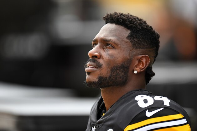 PITTSBURGH, PA - SEPTEMBER 16:  Antonio Brown #84 of the Pittsburgh Steelers looks on during the game against the Kansas City Chiefs at Heinz Field on September 16, 2018 in Pittsburgh, Pennsylvania. (Photo by Joe Sargent/Getty Images)