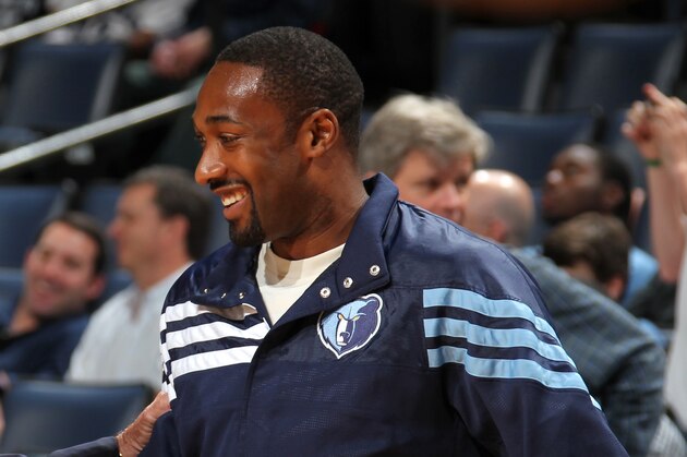 MEMPHIS, TN - APRIL 9: Owner Michael Heisley of the Memphis Grizzlies shakes hands with Gilbert Arenas #10 of the Memphis Grizzlies before the game against the Los Angeles Clippers on April 9, 2012 at FedExForum in Memphis, Tennessee. NOTE TO USER: User expressly acknowledges and agrees that, by downloading and or using this photograph, User is consenting to the terms and conditions of the Getty Images License Agreement. Mandatory Copyright Notice: Copyright 2012 NBAE (Photo by Joe Murphy/NBAE via Getty Images) MEMPHIS, TN - APRIL 9: Owner Michael Heisley of the Memphis Grizzlies shakes hands with Gilbert Arenas #10 of the Memphis Grizzlies before the game against the Los Angeles Clippers on April 9, 2012 at FedExForum in Memphis, Tennessee. NOTE TO USER: User expressly acknowledges and agrees that, by downloading and or using this photograph, User is consenting to the terms and conditions of the Getty Images License Agreement. Mandatory Copyright Notice: Copyright 2012 NBAE (Photo by Joe Murphy/NBAE via Getty Images)